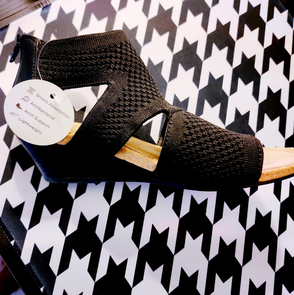 Croft and Barrow wedges.  Sz. 7.5